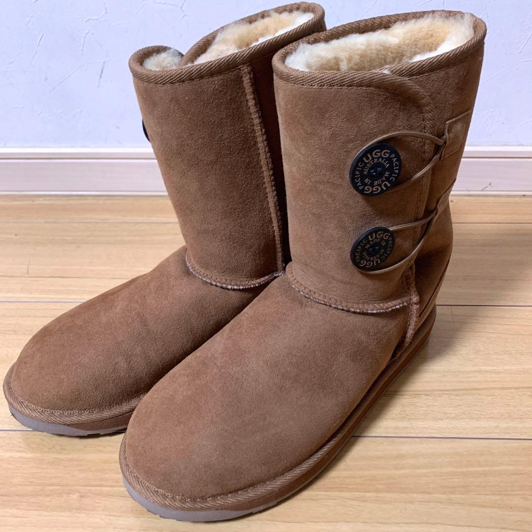 ジェイ★　25.5㎝ UGGムートンブーツ ベージュ ♪ボタン付きフワモコ