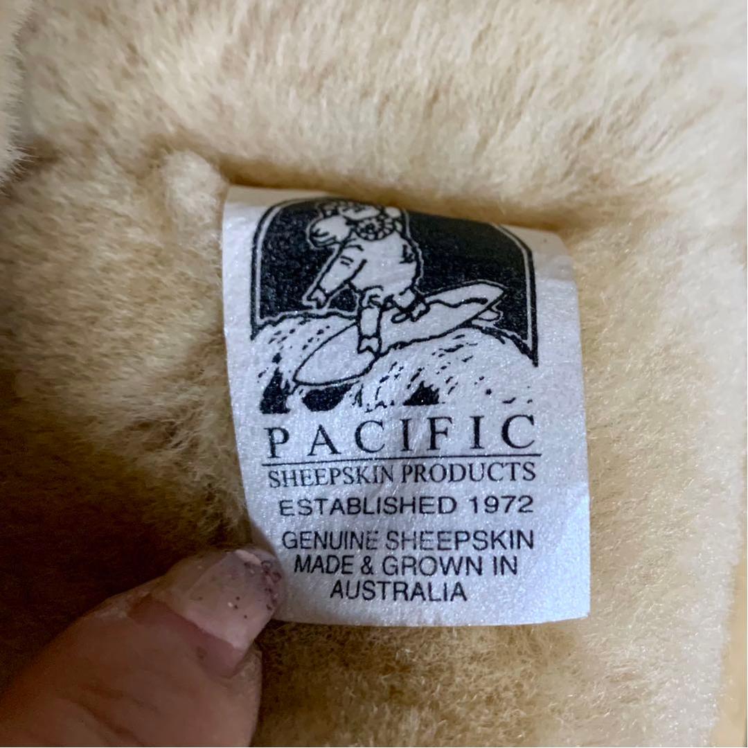 ジェイ★　25.5㎝ UGGムートンブーツ ベージュ ♪ボタン付きフワモコ