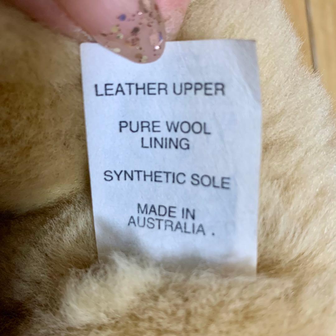 ジェイ★　25.5㎝ UGGムートンブーツ ベージュ ♪ボタン付きフワモコ