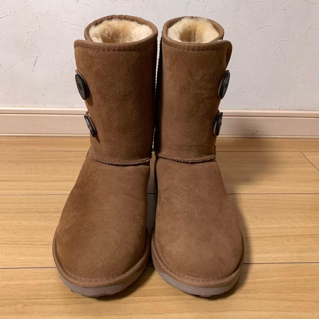 ジェイ★　25.5㎝ UGGムートンブーツ ベージュ ♪ボタン付きフワモコ