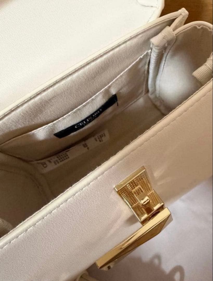 CELFORD【リュタン】ビジュースタッズポシェット アイボリー Ｆ