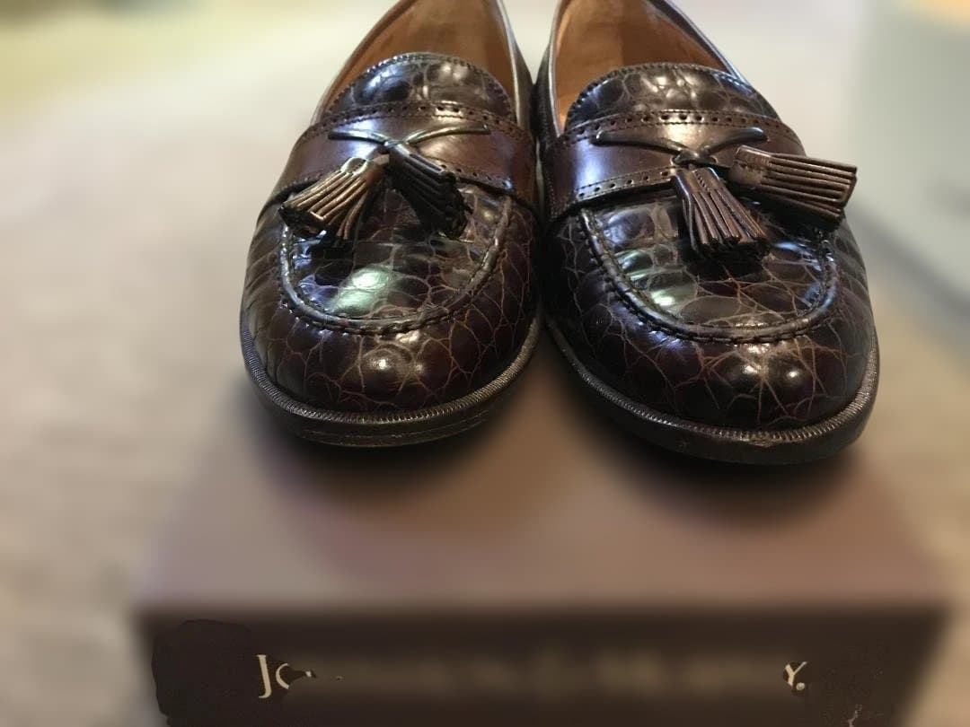 ダークブラウン タッセル付きローファー (Johnston & Murphy)