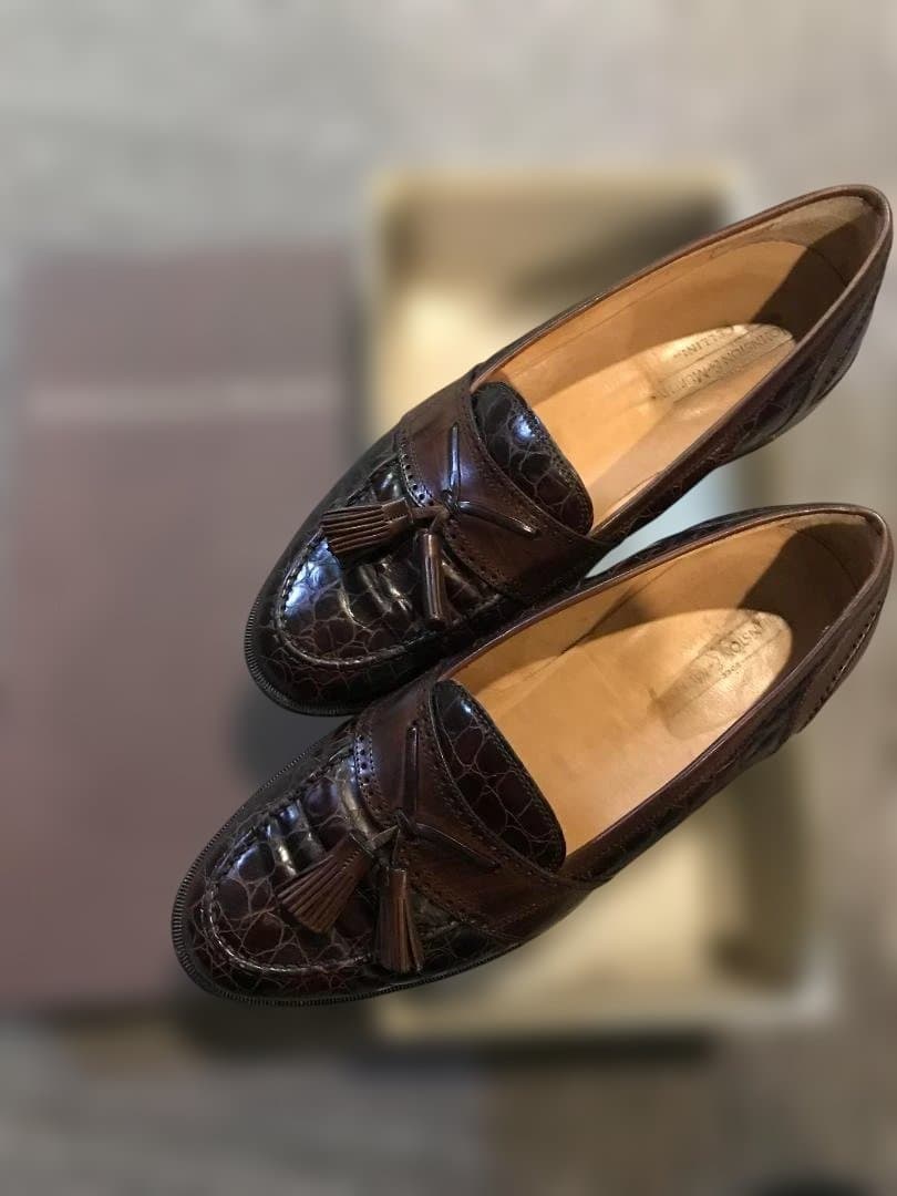 ダークブラウン タッセル付きローファー (Johnston & Murphy)