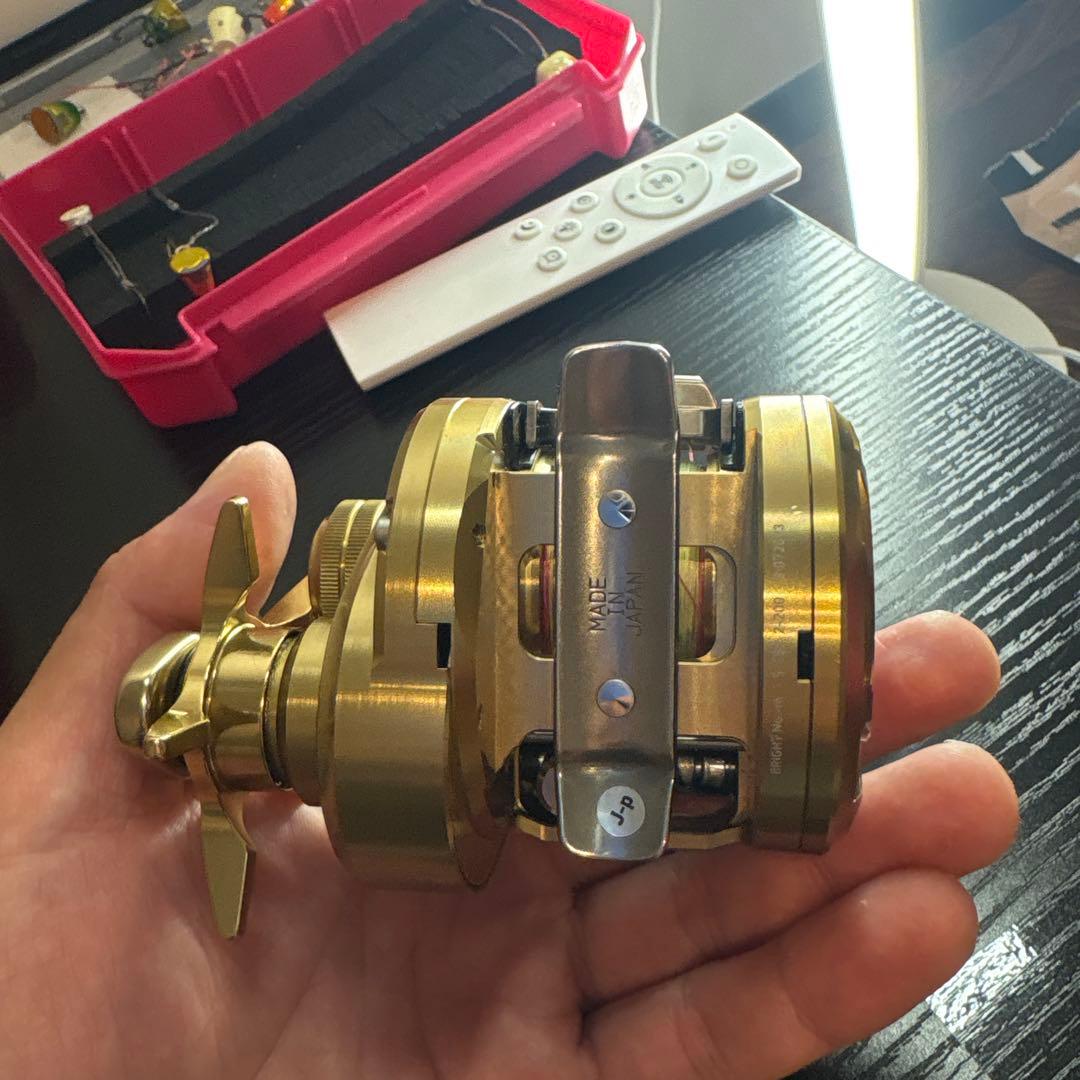 『美品』 ダイワ、バサラ150L