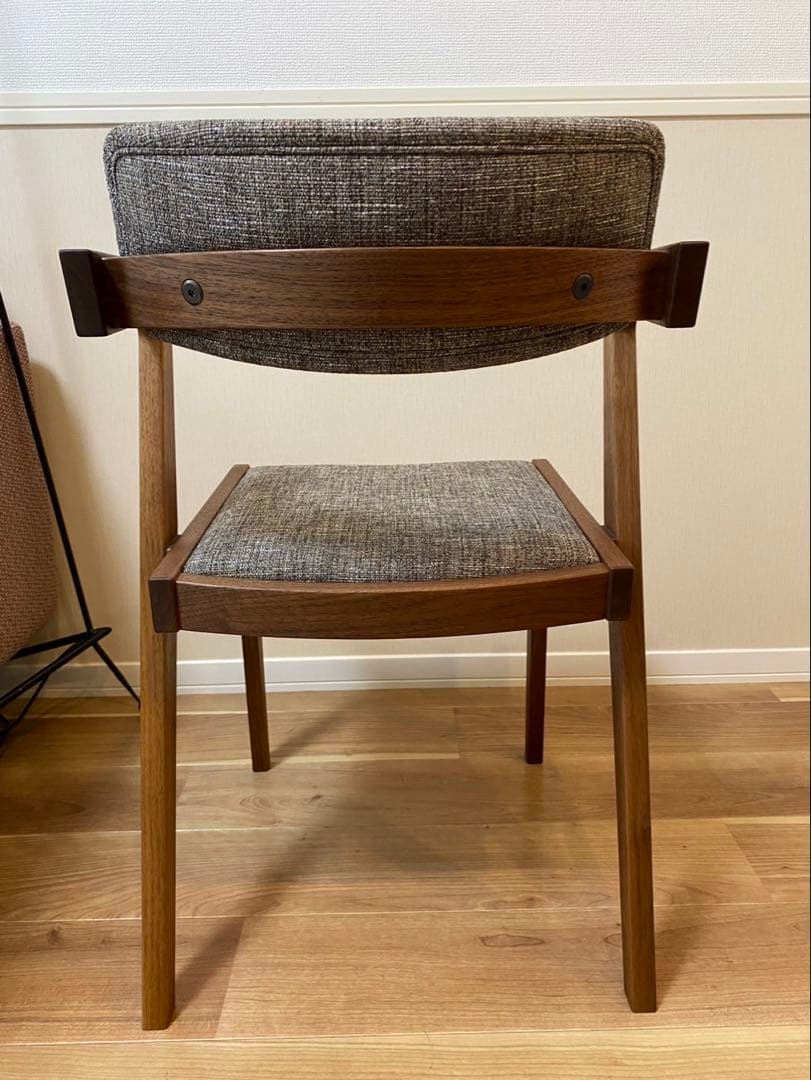 ISU-WORKS MEGチェア