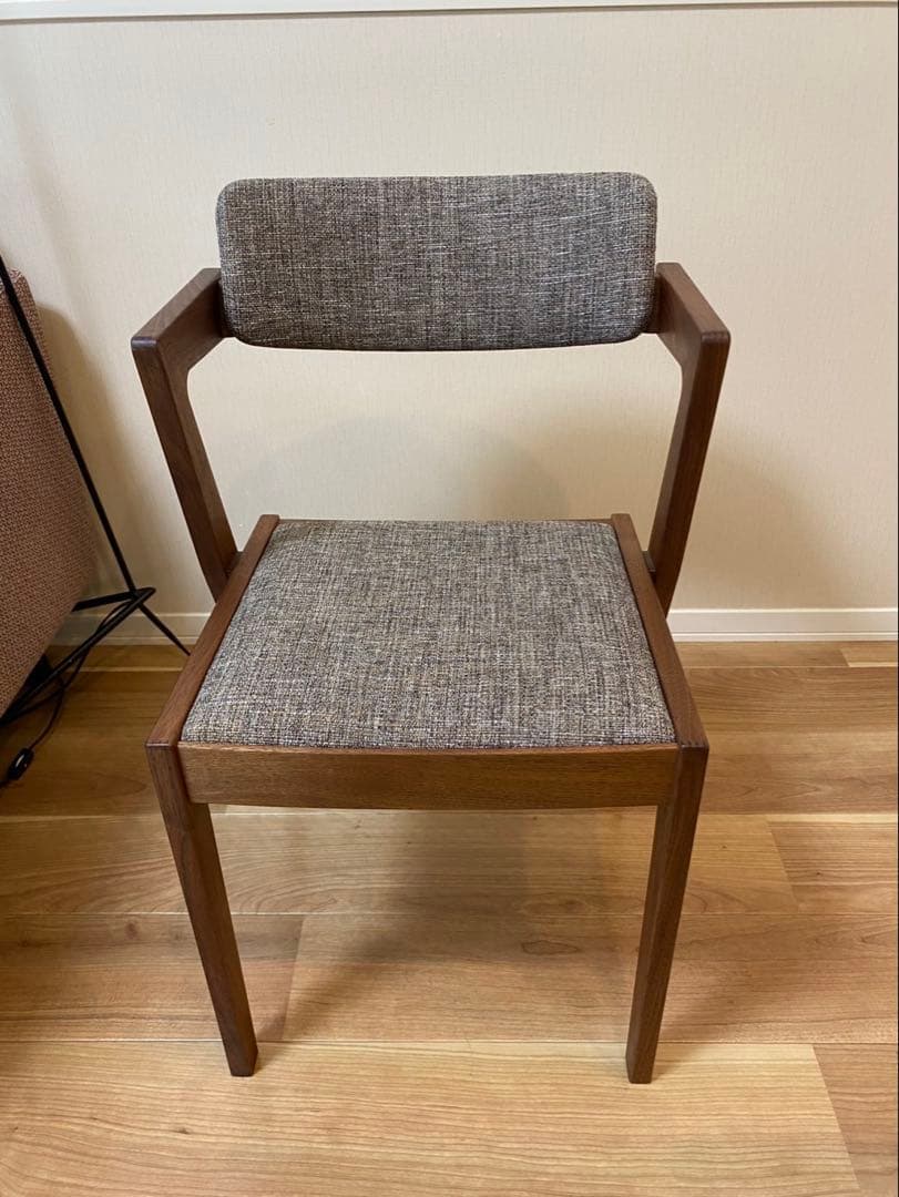 ISU-WORKS MEGチェア