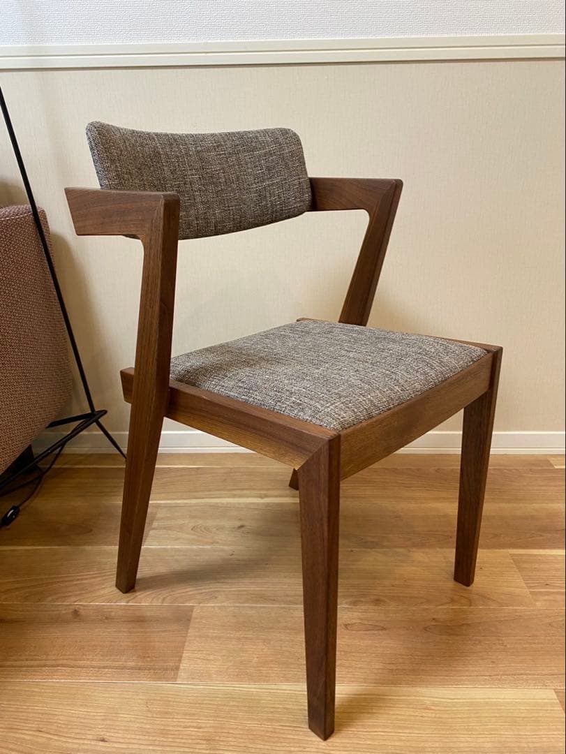 ISU-WORKS MEGチェア