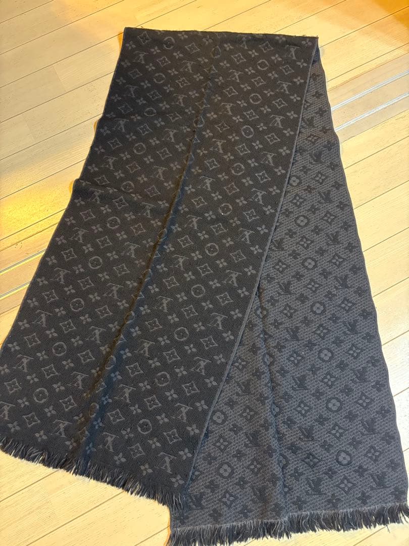ルイヴィトン　マフラー　モノグラム　黒　ノワール
