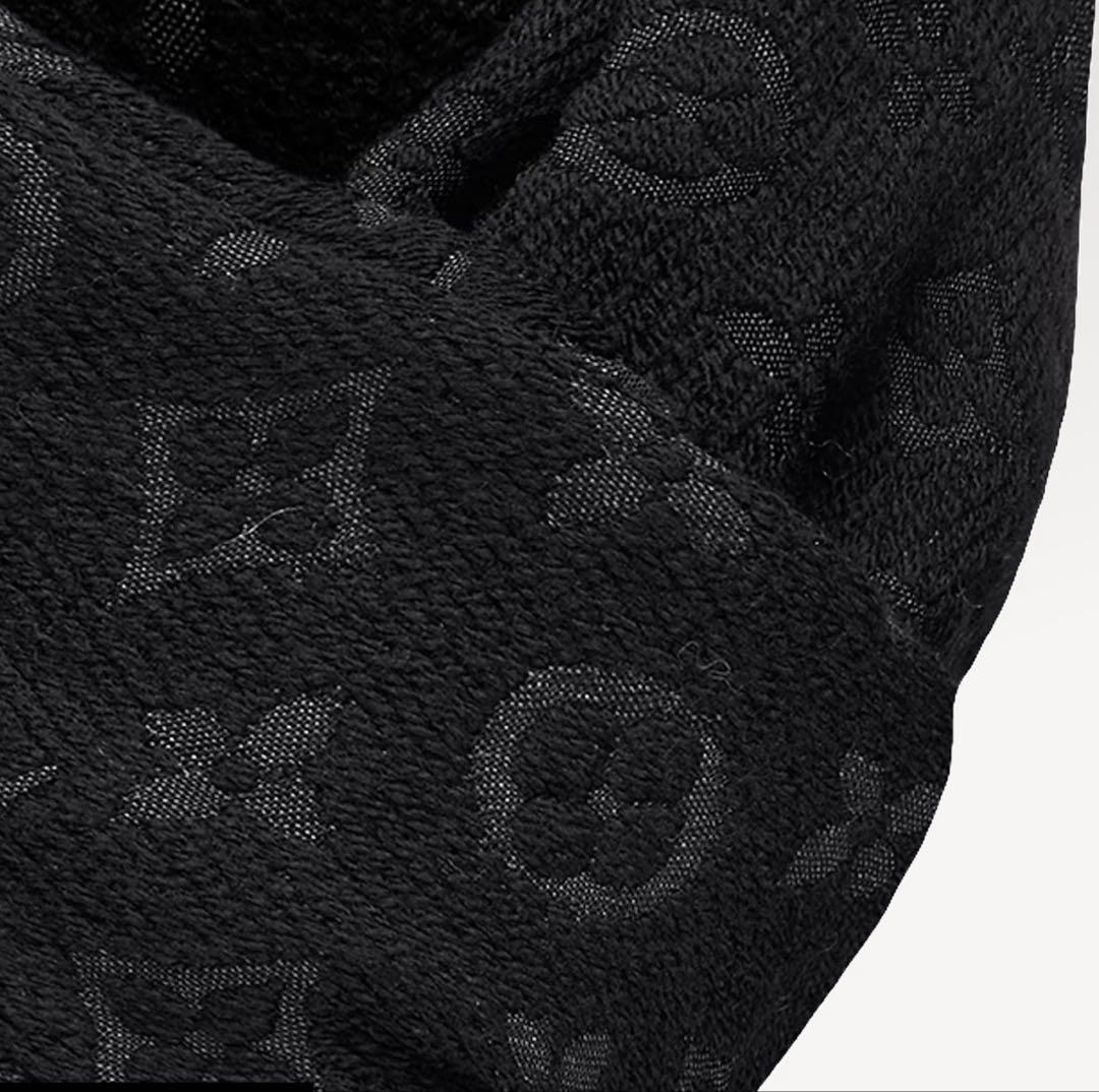 ルイヴィトン　マフラー　モノグラム　黒　ノワール