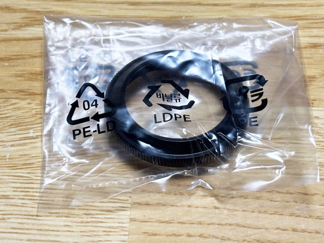 フジ　Fujinon XF 23mm F2.8 R WR レンズ　フード付