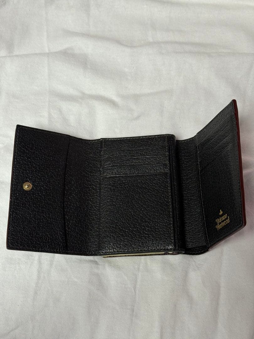 お*ん様 三つ折り財布 黒 レザー 金色ロゴ