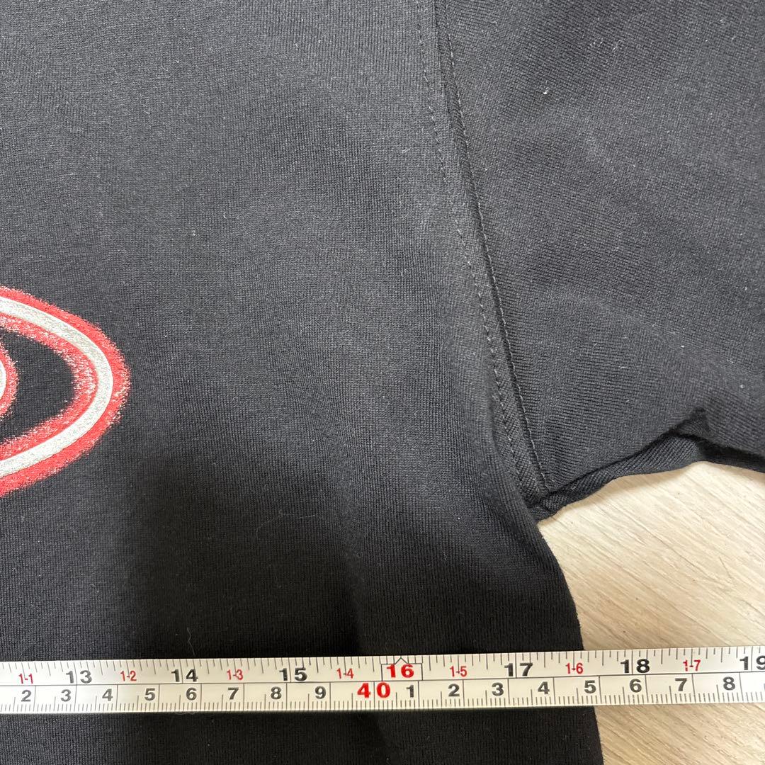 お値下げ‼️新作❣️新品❣️黒 長袖Tシャツ 赤グラフィックプリント