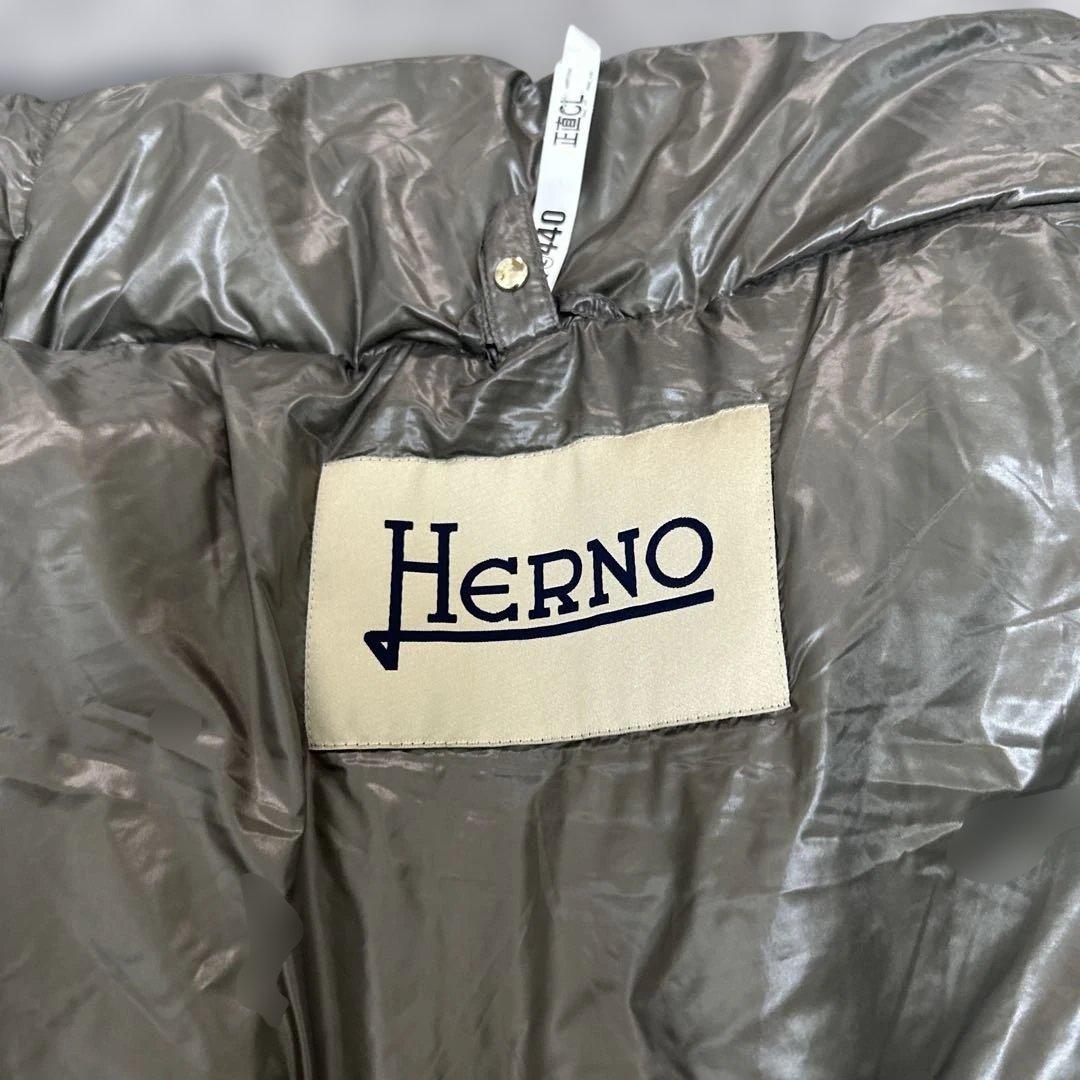 ヘルノグレー ケーブル編み ハイネックニットベストダウン