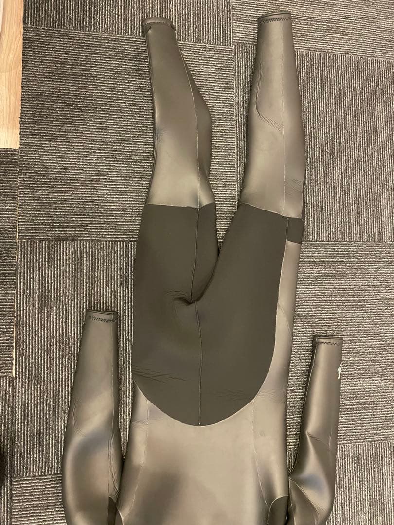 Fellow 新品セミドライスーツ 5×3ミリLサイズ