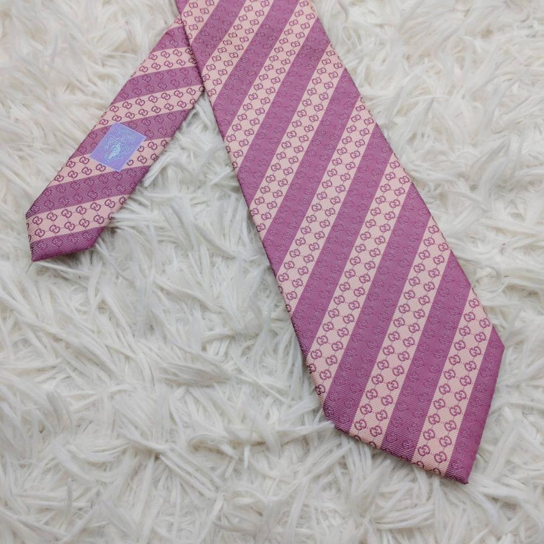 【美品】 グッチ 高級シルクネクタイ ストライプ柄 スモーキーピンク