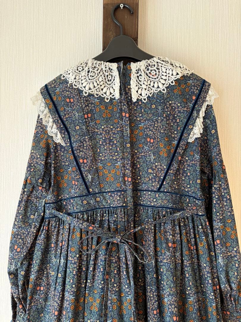 SERAPHIM 花々のヴィクトリアンドレス　ウィリアムモリス　ブラックソーン