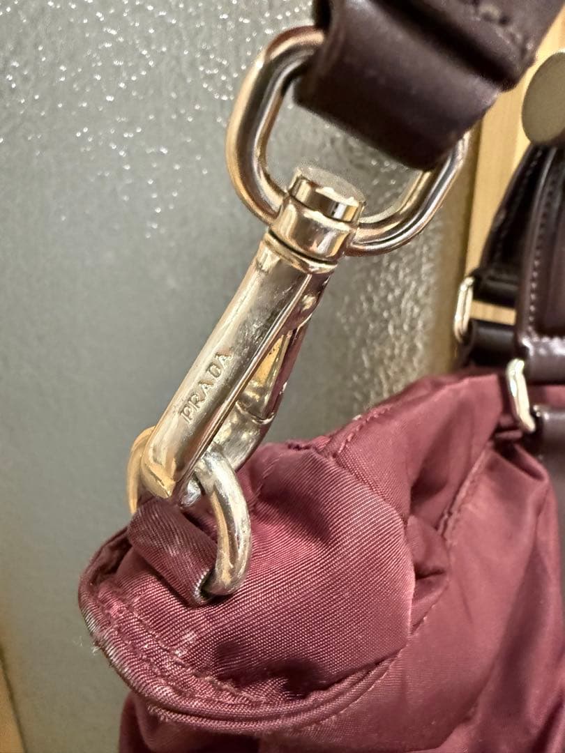 PRADA バーガンディ ショルダーバッグ