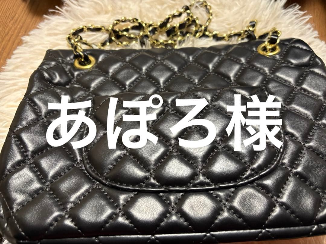 黒 キルティング ショルダーバッグ