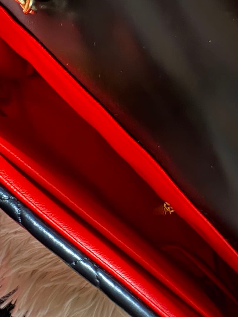 黒 キルティング ショルダーバッグ