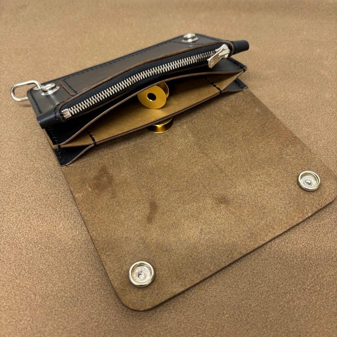 【6015】ホースバット　 トラッカーウォレット　ミドル　黒　茶心　3層