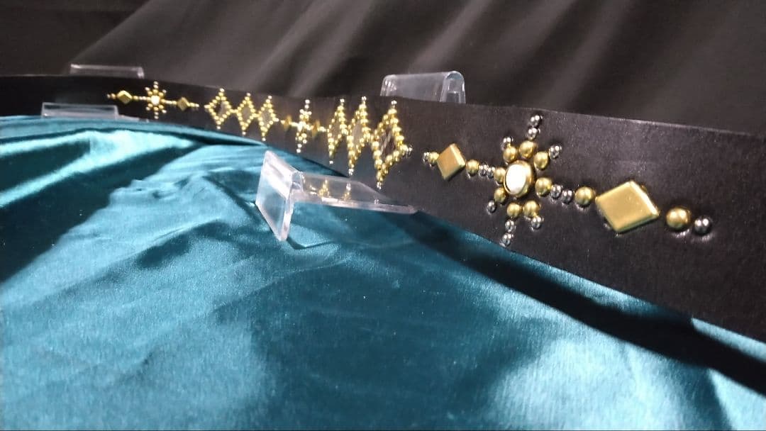 栃木レザー　ダイヤ柄インレイスタッズベルト　ブラック