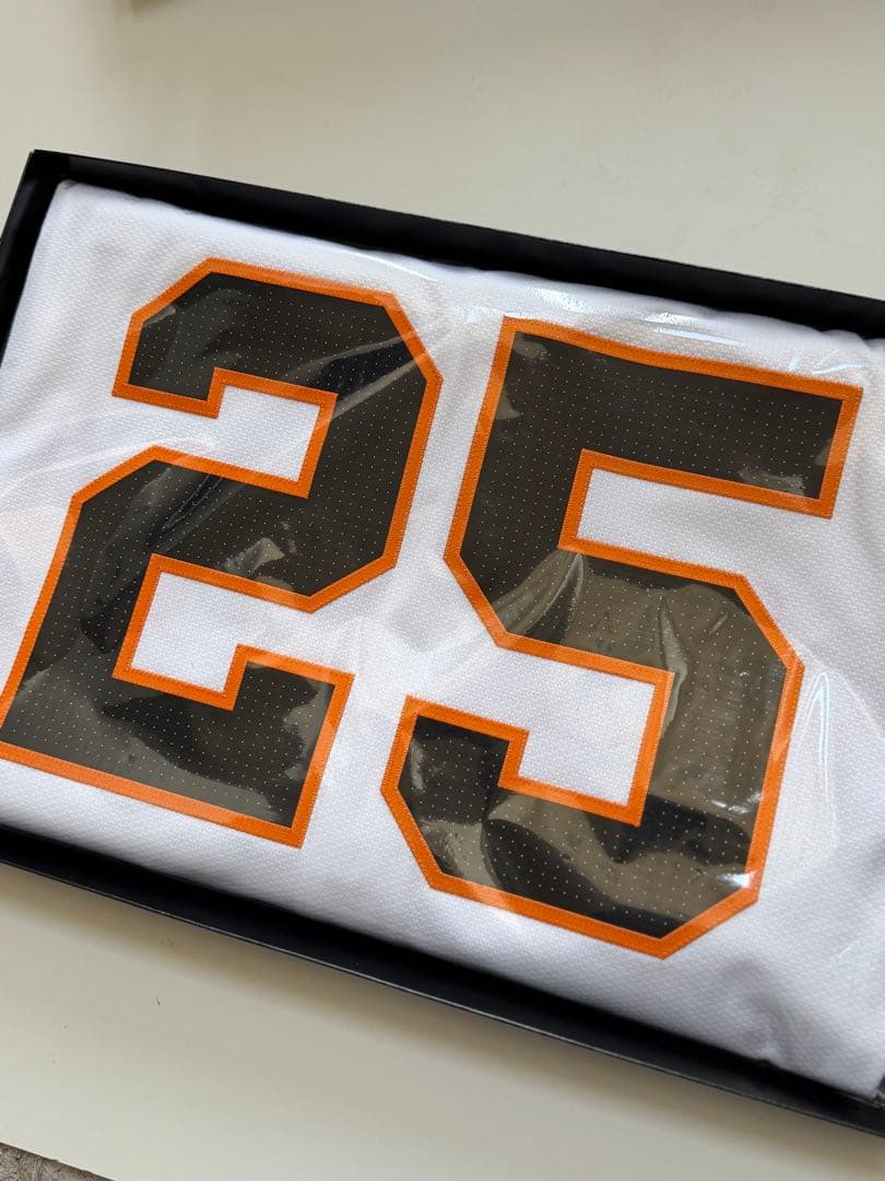 読売ジャイアンツ　岡本和真　プロコレクション　　ユニフォーム