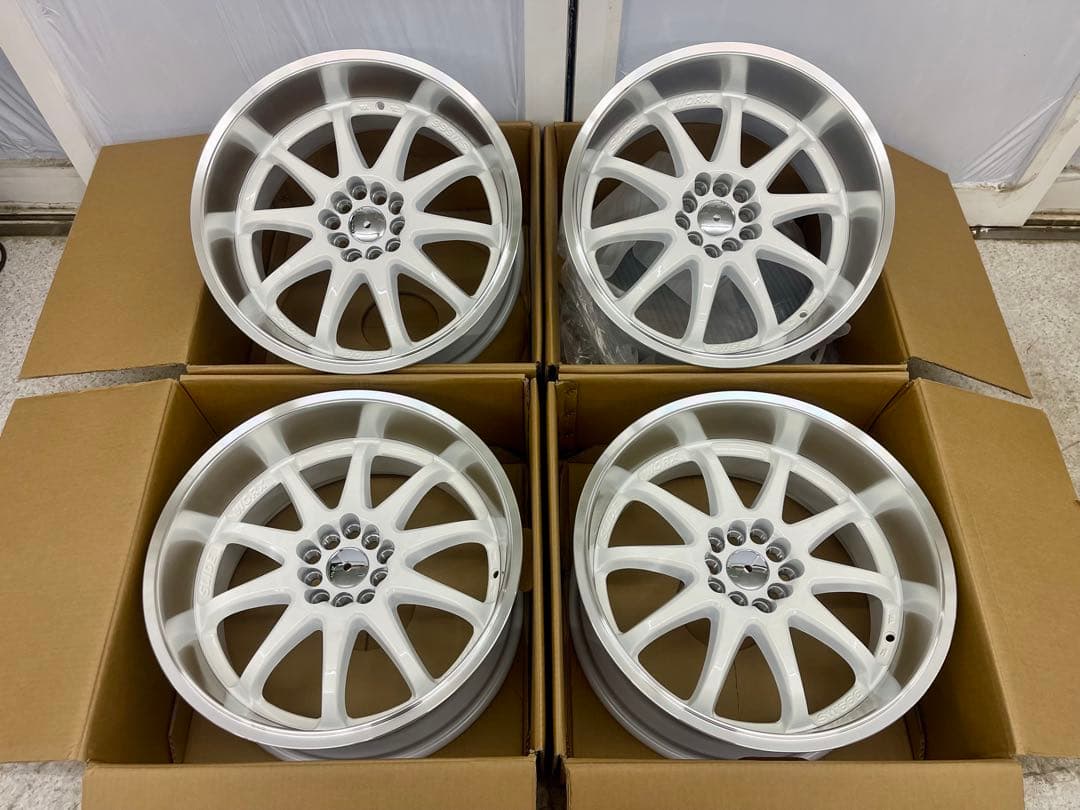 18インチ ホワイト スポークデザイン ホイール 4本セット　新品