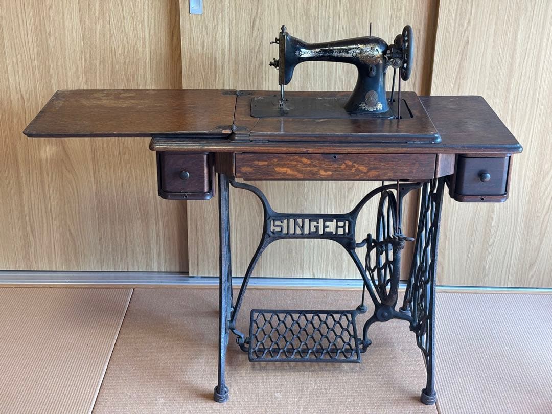 【アンティーク】SINGER シンガー製 足踏みミシンレトロ家具・付属品多数