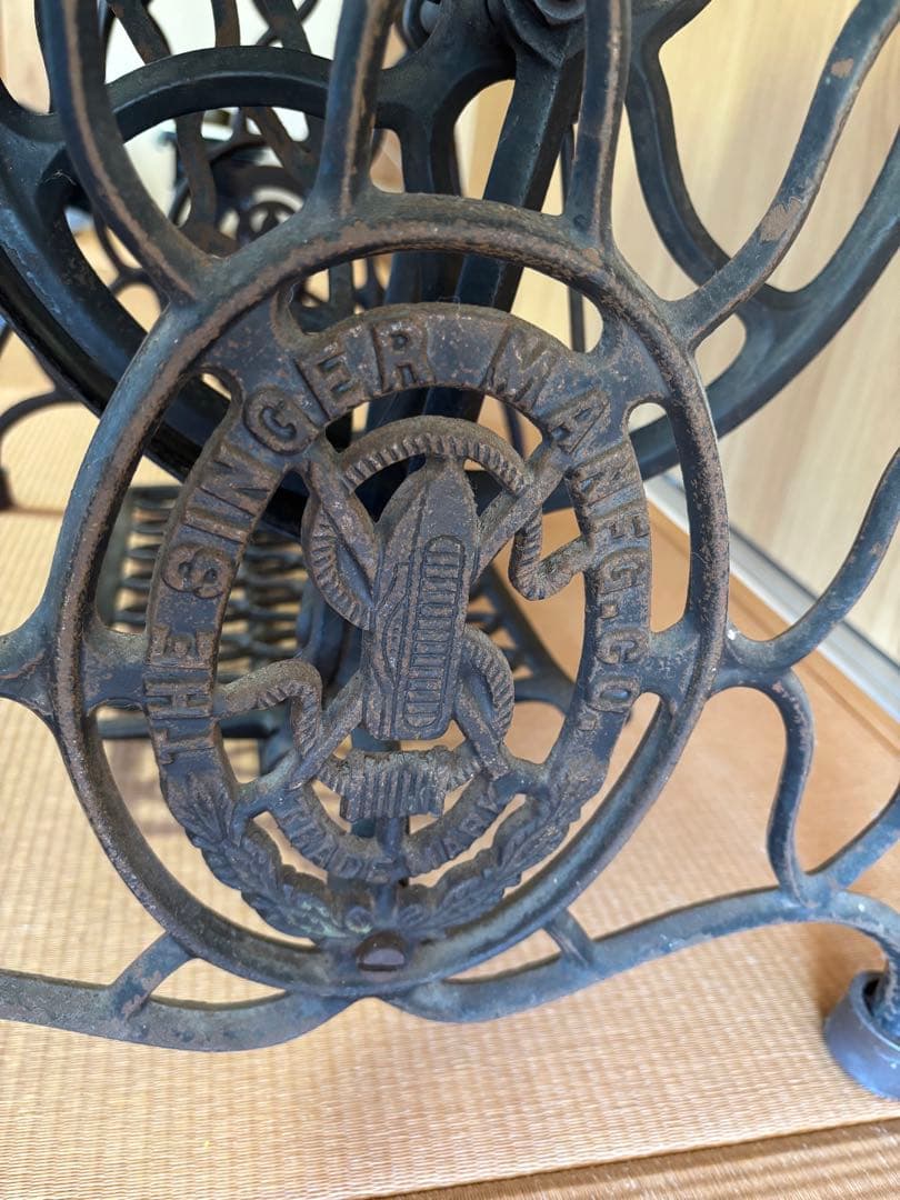 【アンティーク】SINGER シンガー製 足踏みミシンレトロ家具・付属品多数