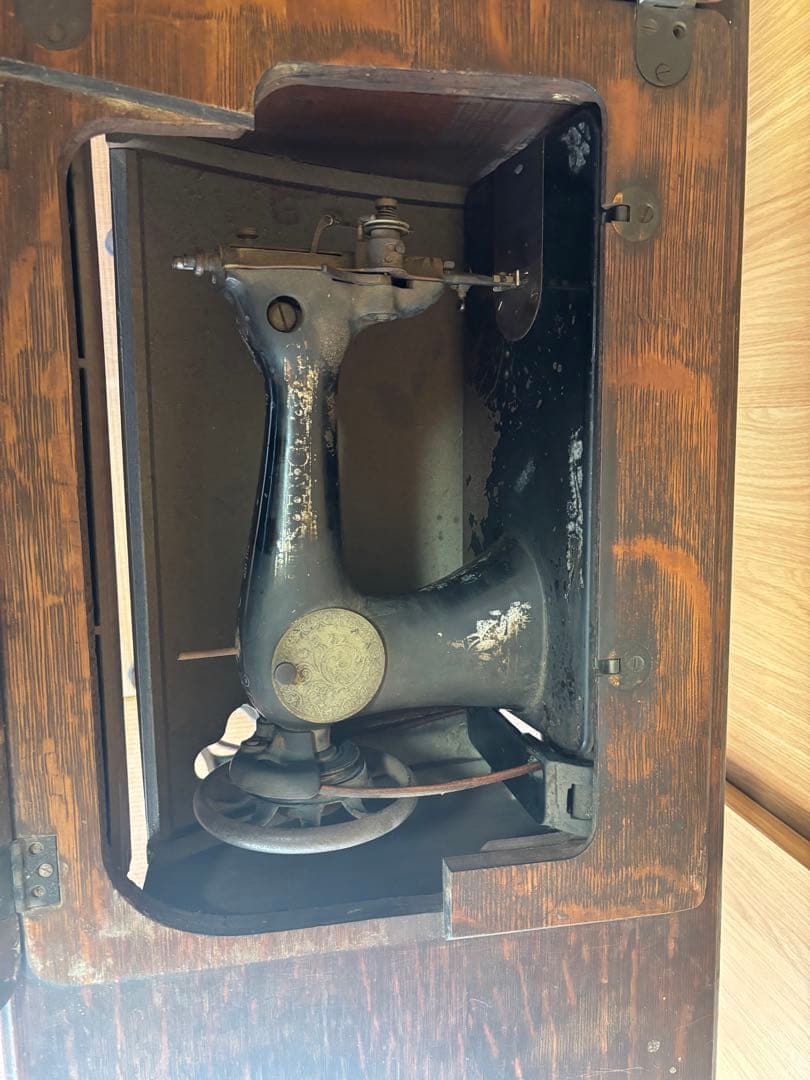 【アンティーク】SINGER シンガー製 足踏みミシンレトロ家具・付属品多数