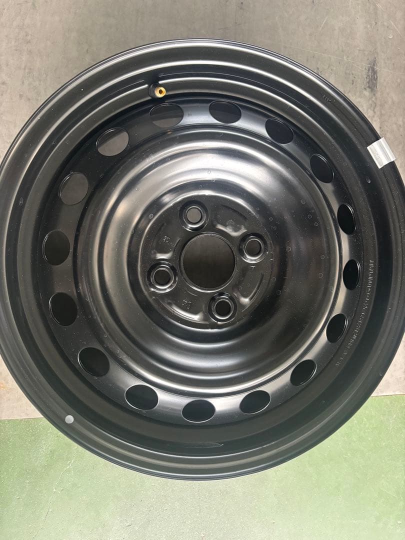 109①アクア 新車外し 鉄チンホイール2本セット