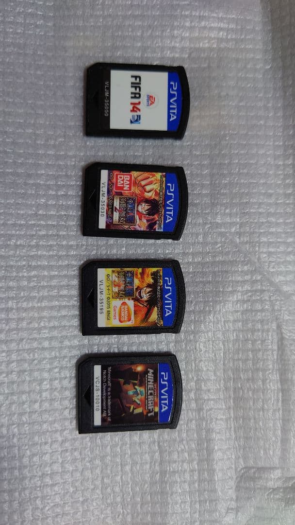 プレステVita PCH-2000シリーズ　BLACK ソフト　ケース付き