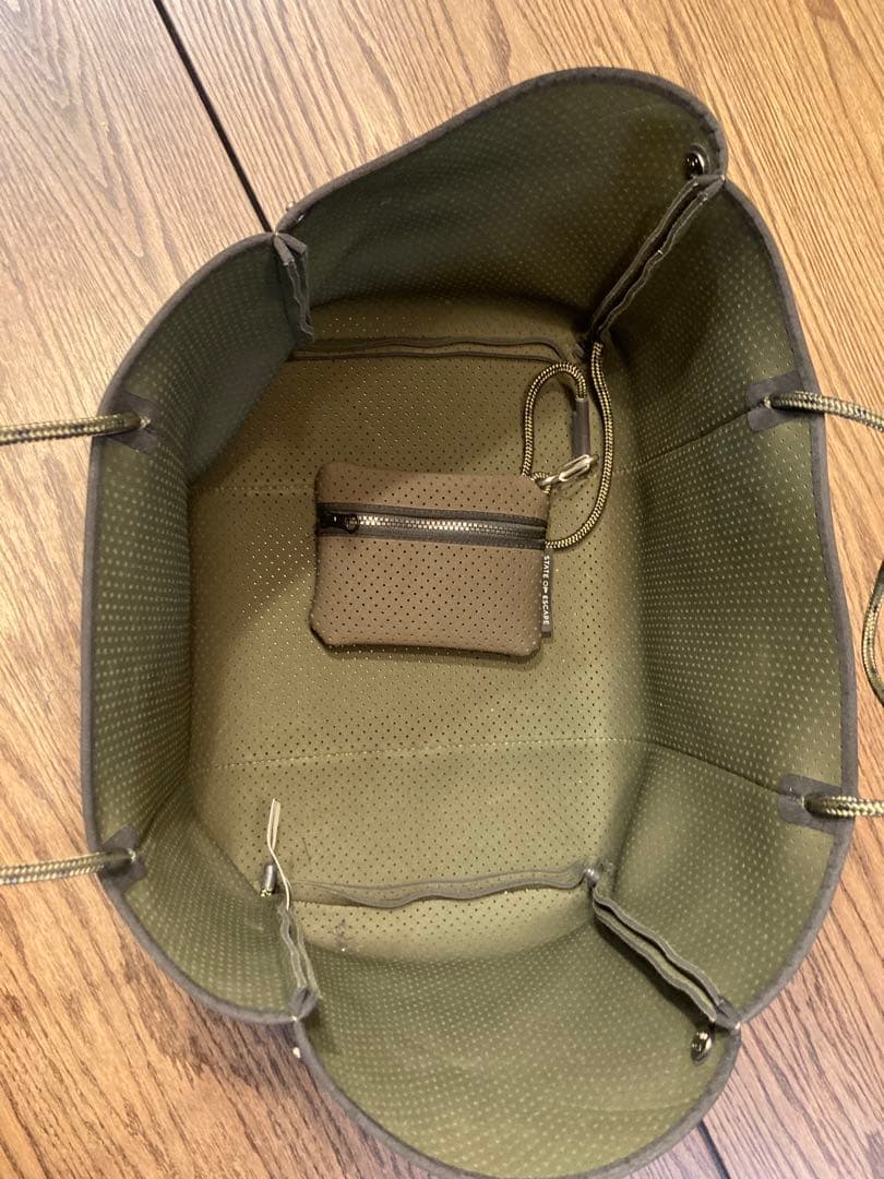 ステイトオブエスケープ　カーキ　大容量 トートバッグ　ポーチ付き 2way