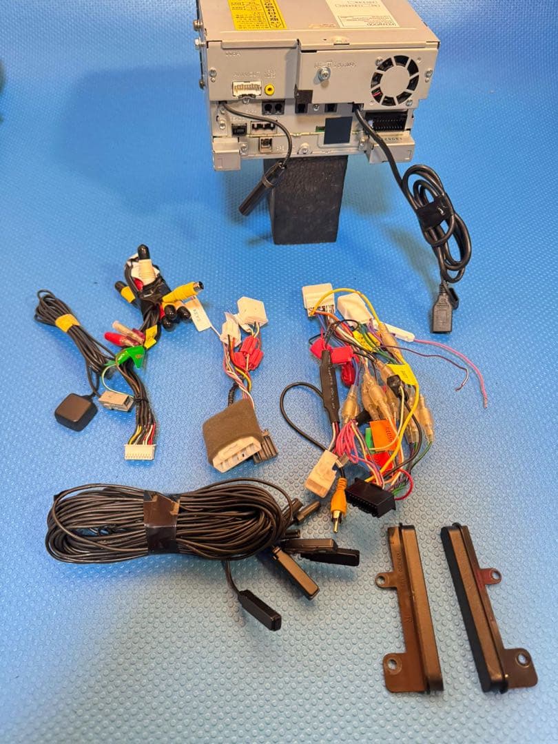 メモリーナビ　ケンウッド　MDVL500G 2012年　DVD CD フルセグ