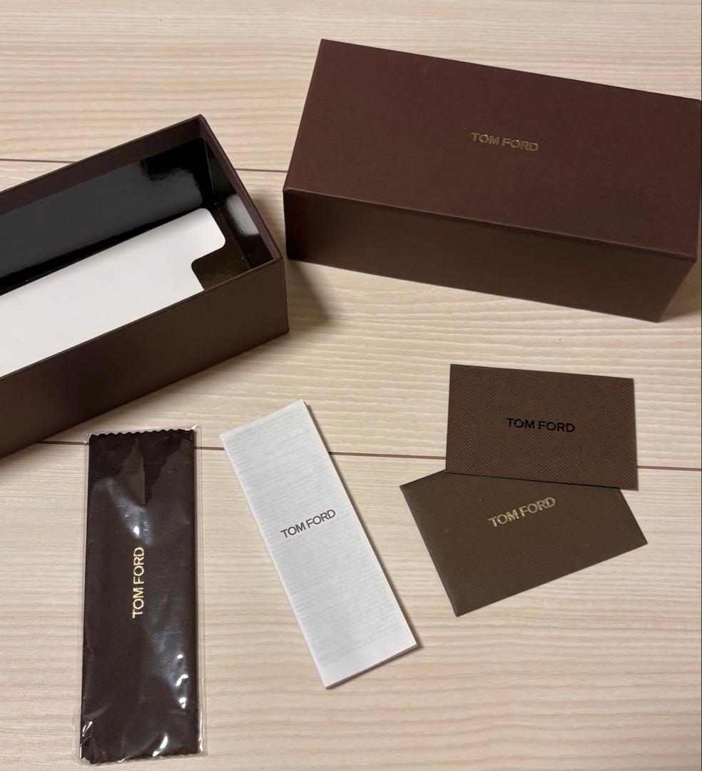 TOM FORDサングラス　ブラウン