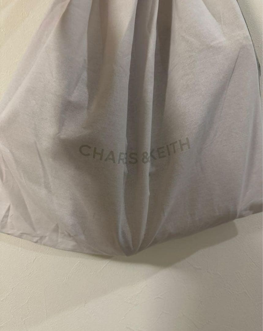 【美品✨】チャールズアンドキース　シャリア ラフィアウーブントートバッグ