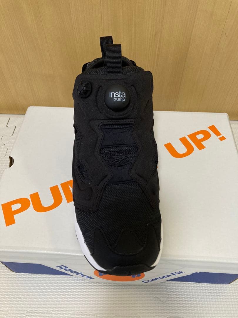 新品　Reebok リーボック　スニーカー　インスタポンプフューリー　24cm