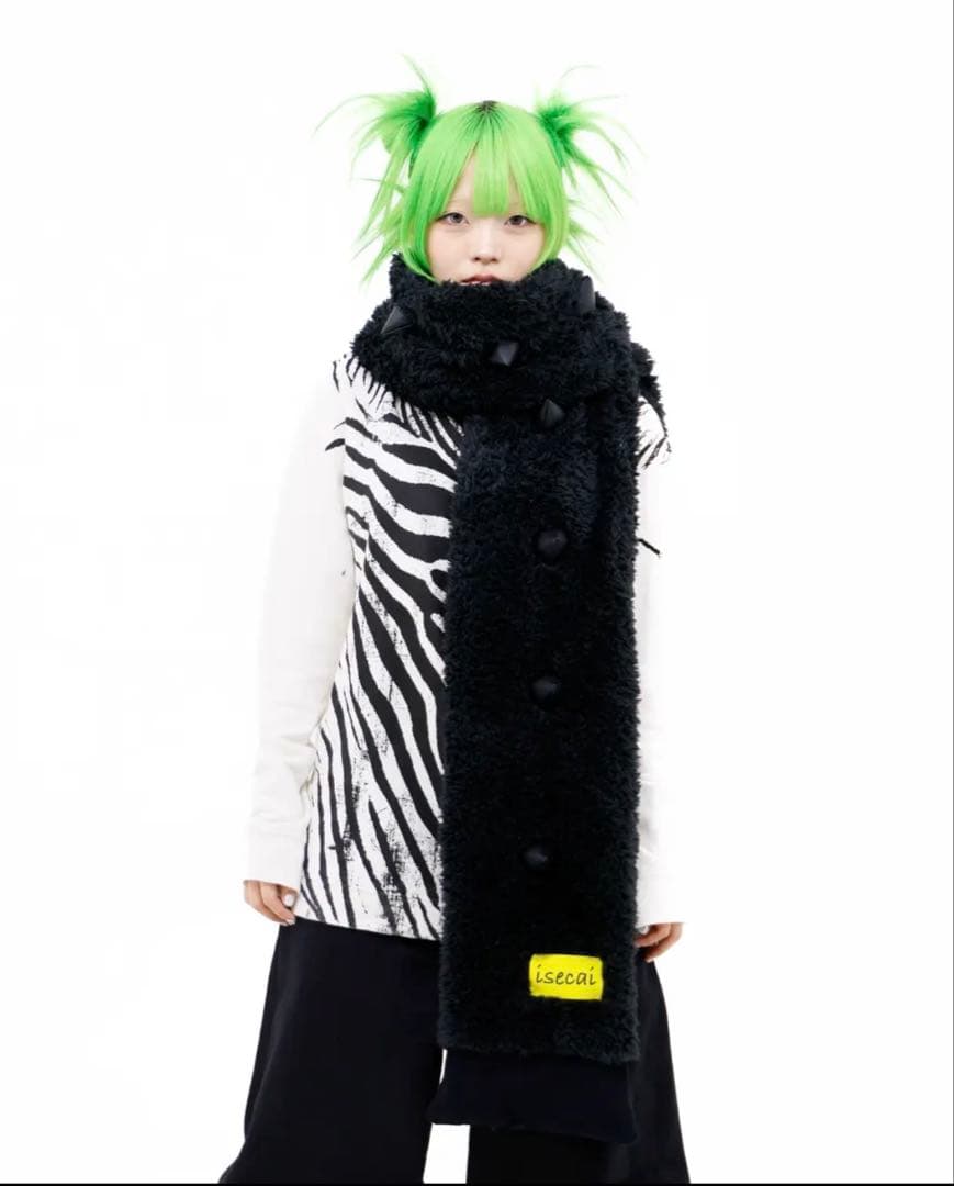 棘マフラー　Black Isecai Isecai