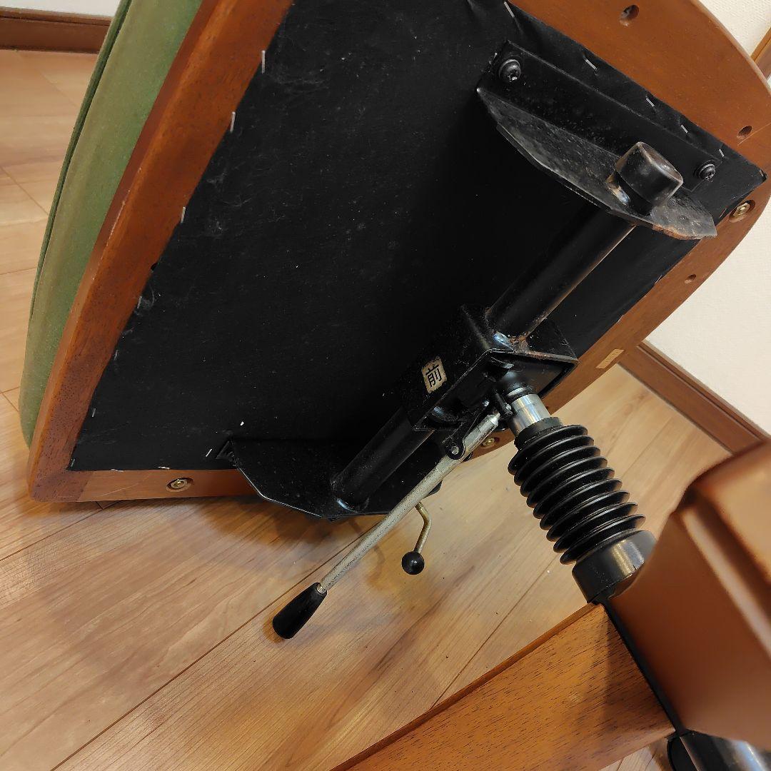 高級グリーンファブリックのデスクチェア