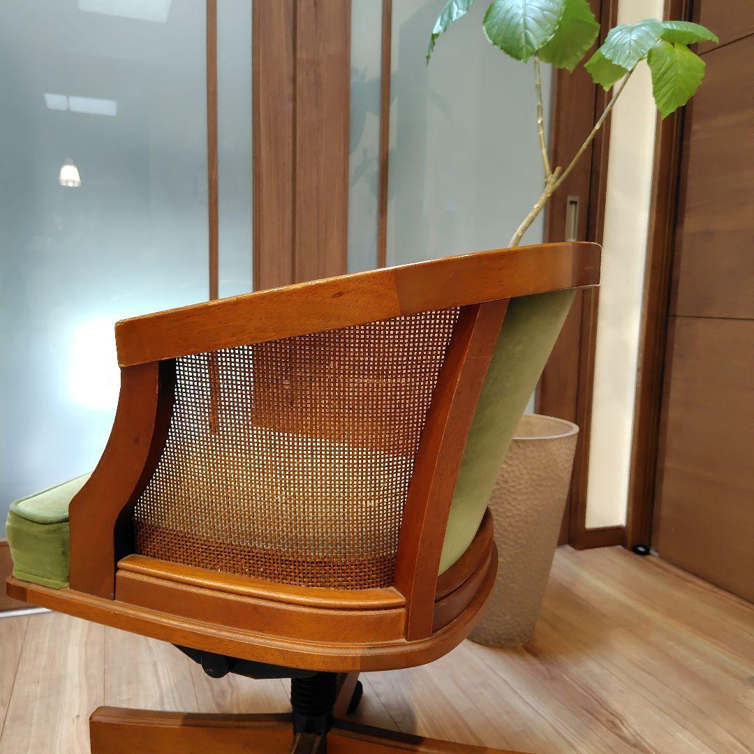 高級グリーンファブリックのデスクチェア