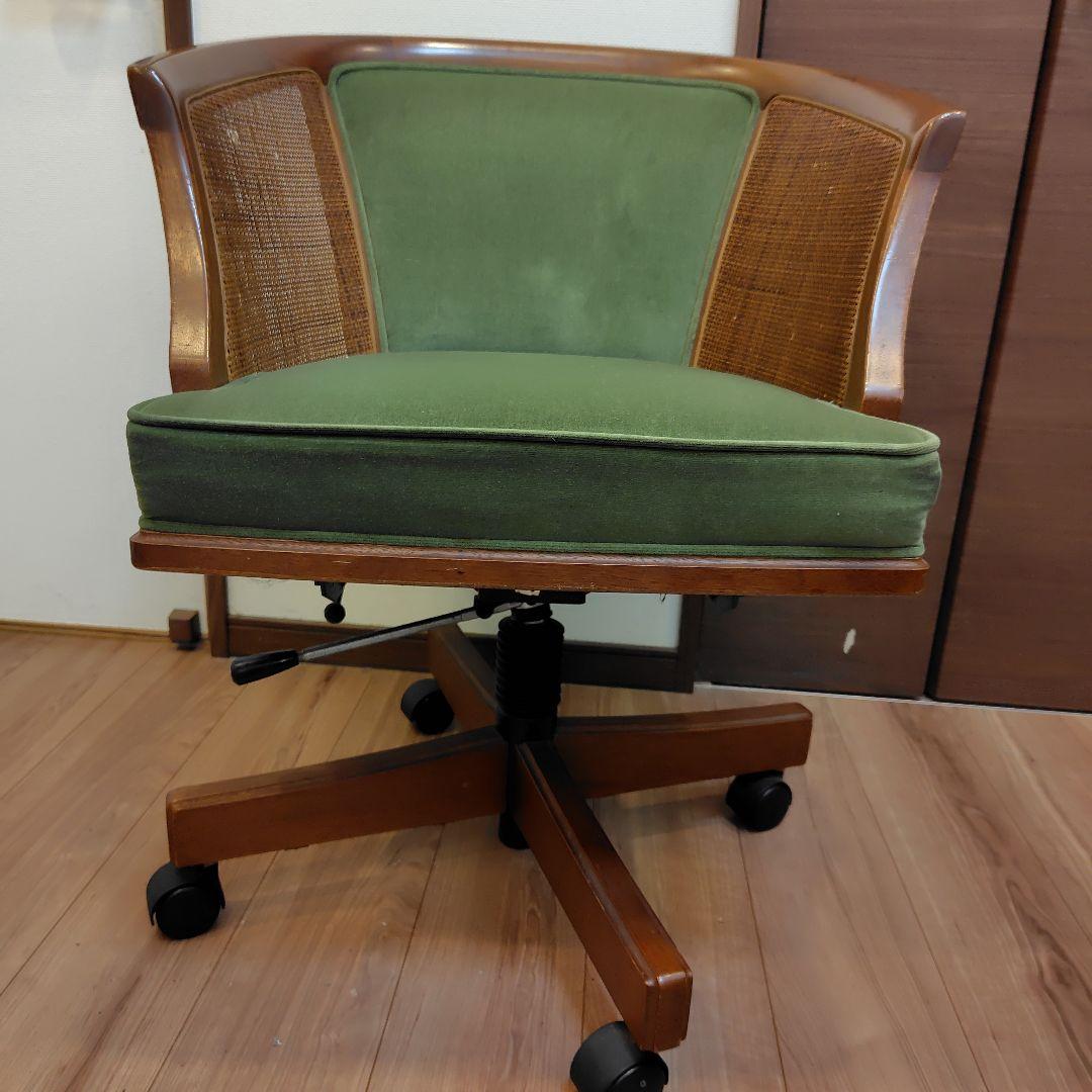 高級グリーンファブリックのデスクチェア