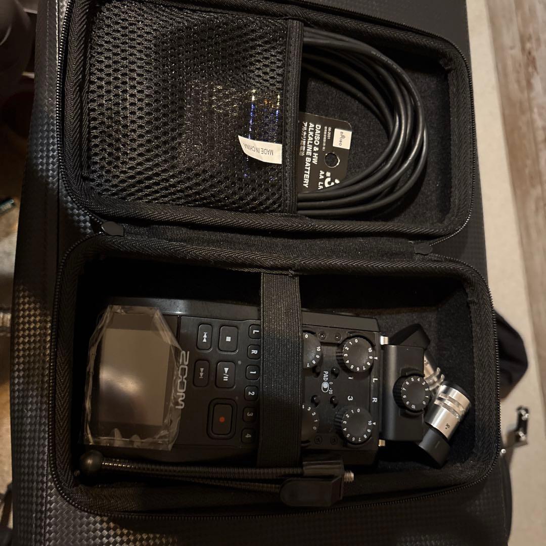 Zoom H6 Handy Recorder 本体と付属品
