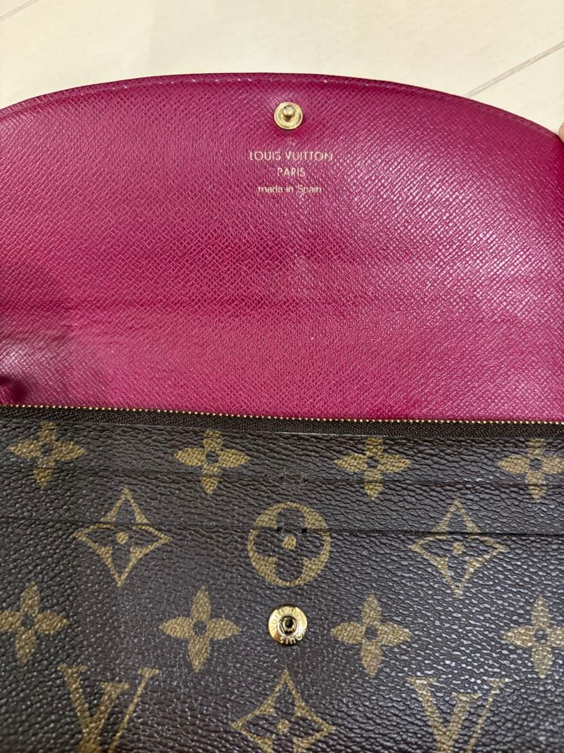 ルイ・ヴィトン　ポルトフォイユ エミリー 長財布 二つ折り財布 M60136