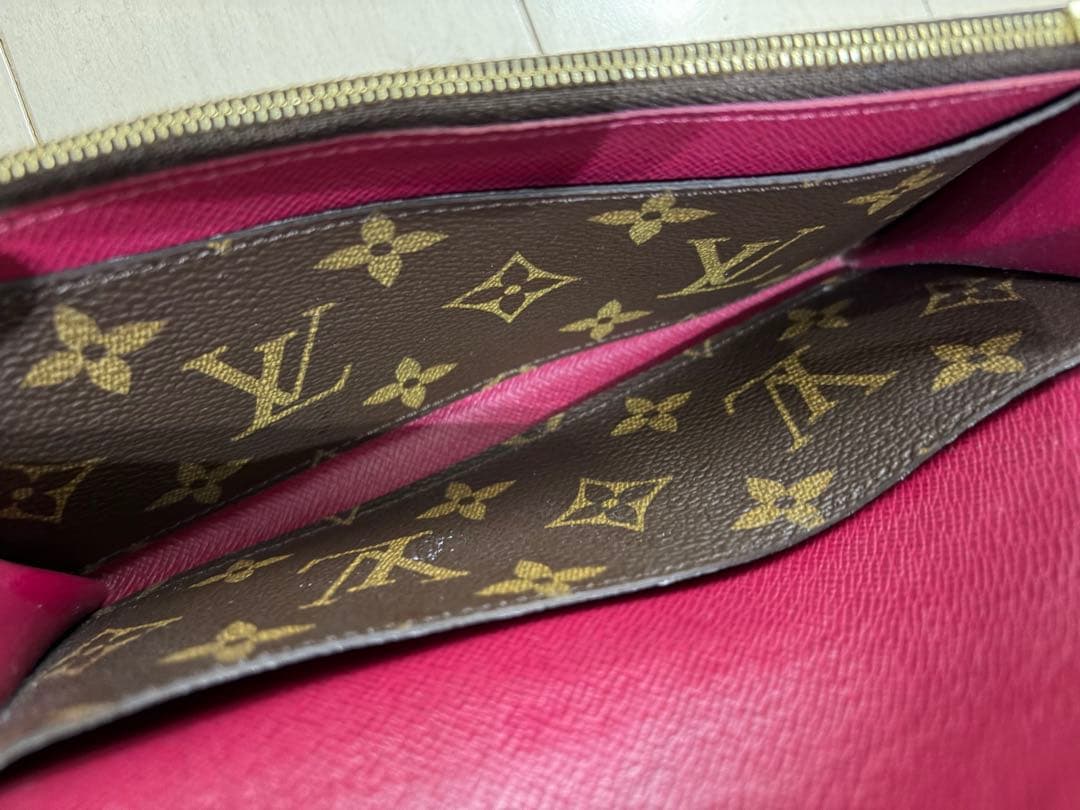ルイ・ヴィトン　ポルトフォイユ エミリー 長財布 二つ折り財布 M60136