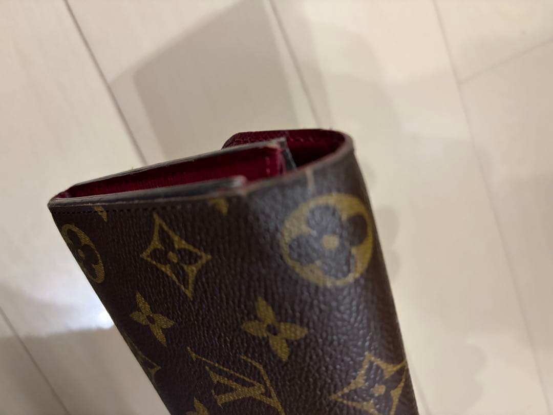 ルイ・ヴィトン　ポルトフォイユ エミリー 長財布 二つ折り財布 M60136