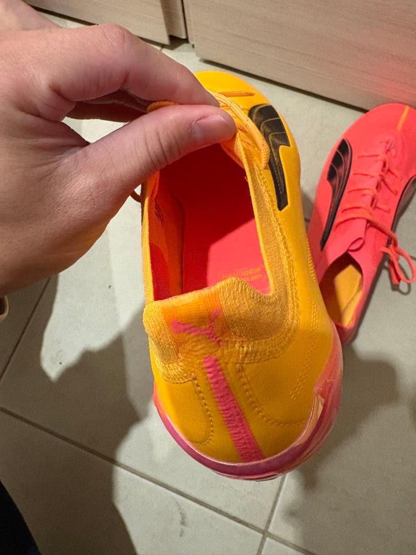 年始セール【新品】最新モデル Puma ULTRA 5 CARBON FG