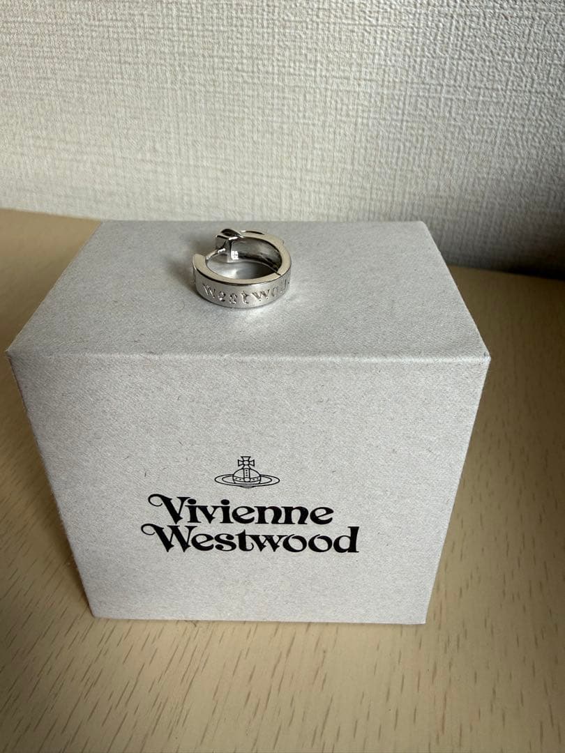 Vivienne Westwood ピアス