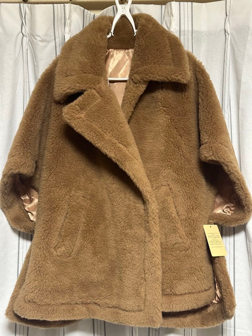 ひまり‼️‼️ベアポンチョ　テディベア ケープ　MaxMara好きさんに‼️