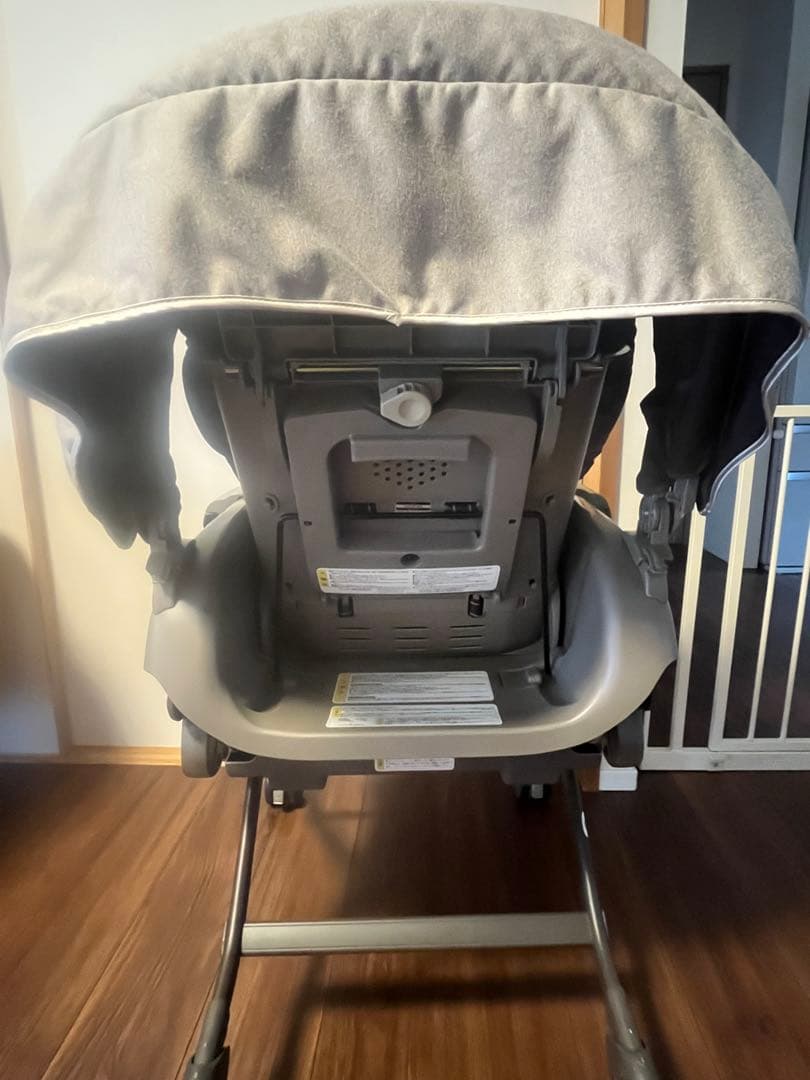 電動　コンビ ホワイトレーベル ネムリラ AUTO SWING BEDi