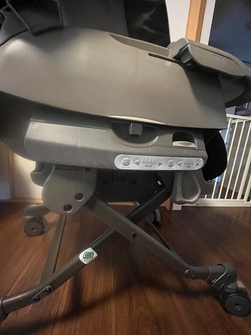 電動　コンビ ホワイトレーベル ネムリラ AUTO SWING BEDi